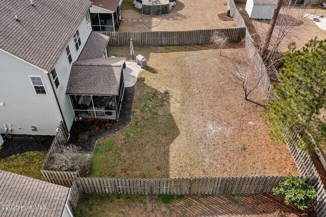 Building Photo - 205 Willow Ridge Dr