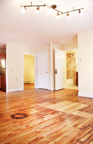 Building Photo - 44 N Champlain St