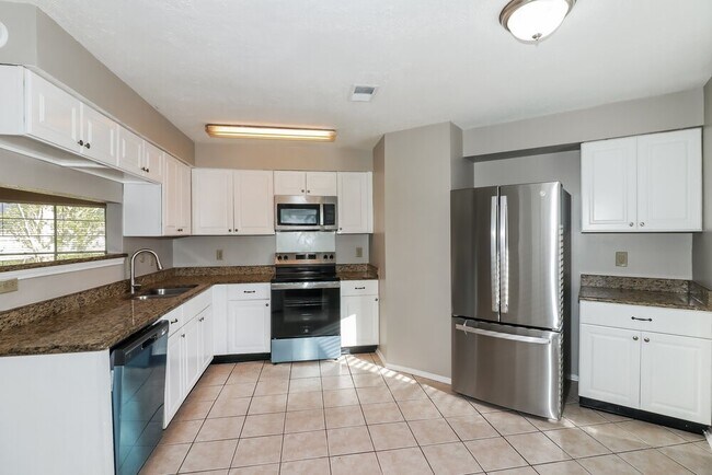 Building Photo - 10111 King Ranch Ln