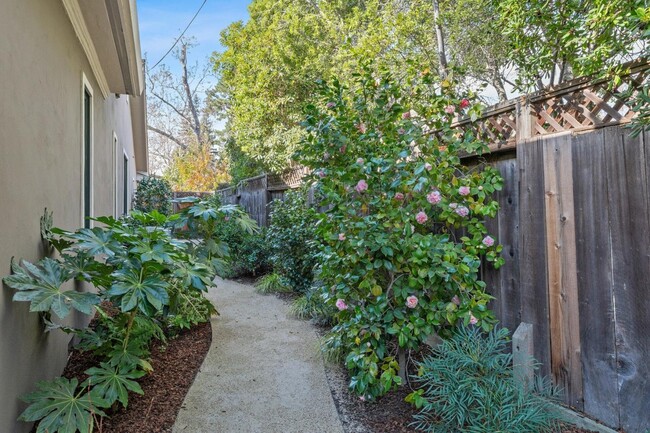 Building Photo - 1045 Atkinson Ln