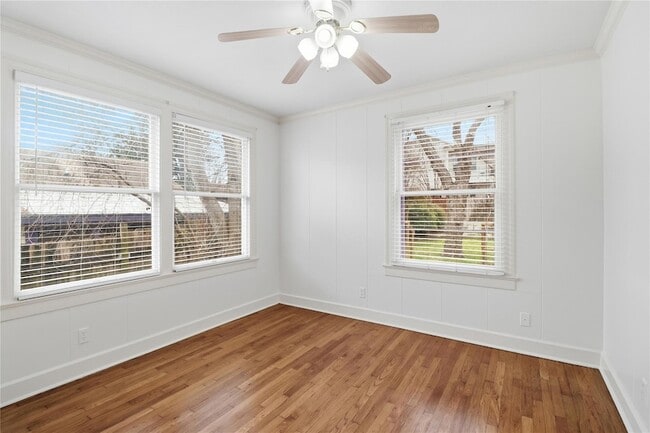 Building Photo - 2007 Montclaire St