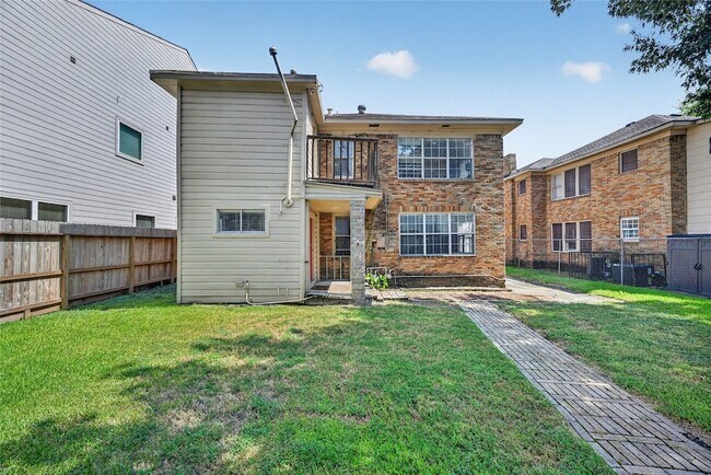 Building Photo - 1822 Rosedale St