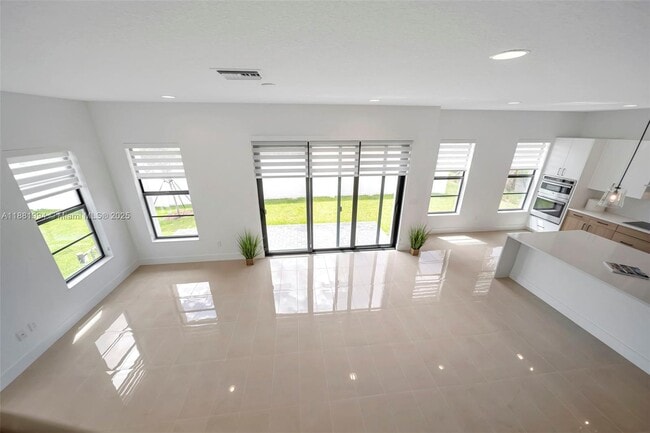 Building Photo - 1454 NW 23rd Ave