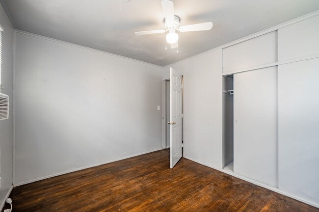 Building Photo - 2411 N Vernon St