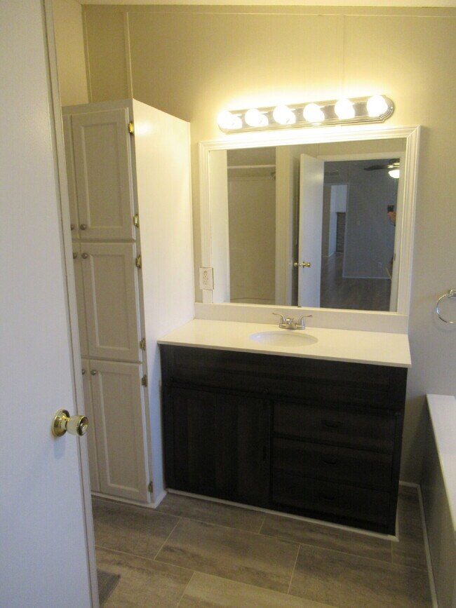 Building Photo - Move-In Ready 4-Bedroom Home on a Private Lot Just North of Lincolnton!