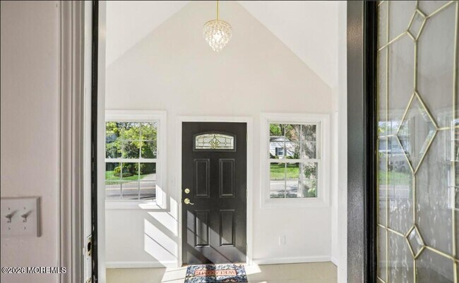 Building Photo - 99 Ravine Dr