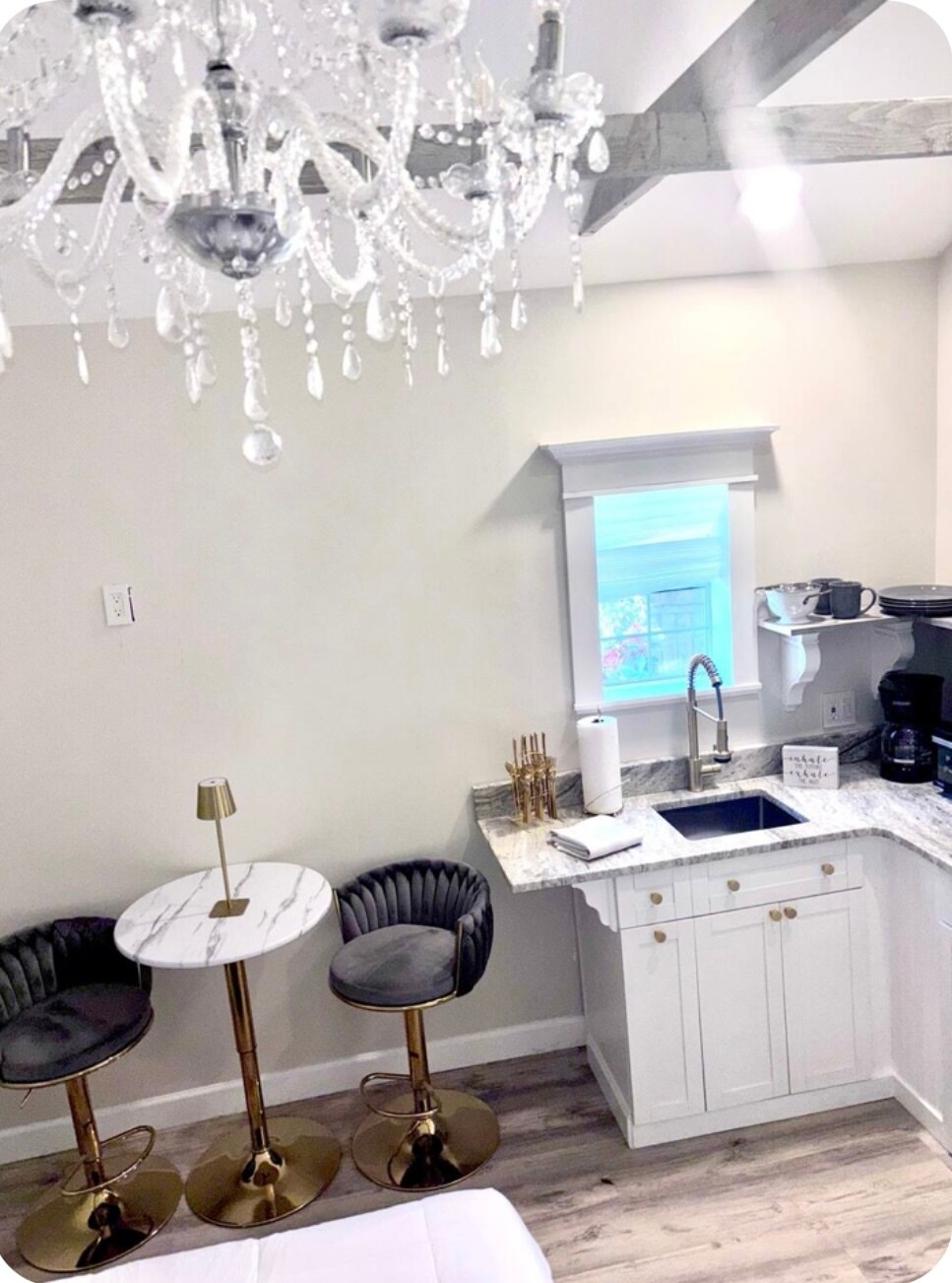 Building Photo - 686 Morford Ave