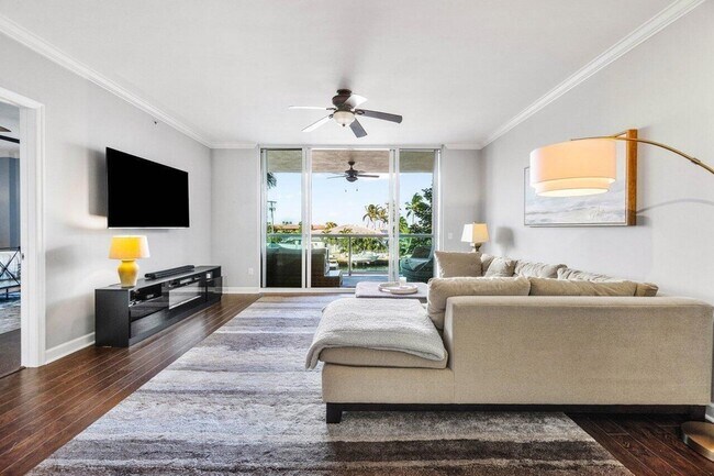 Building Photo - 2650 Lake Shore Dr