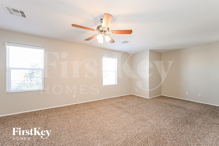 Building Photo - 8269 Vanity Fair Ln