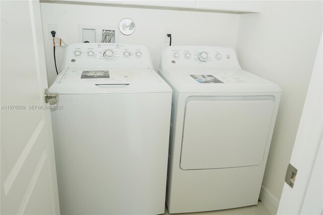 Building Photo - 9701 Blue Isle Bay