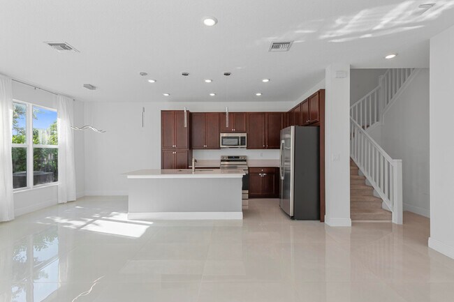 Building Photo - 4352 Veleiros Ave