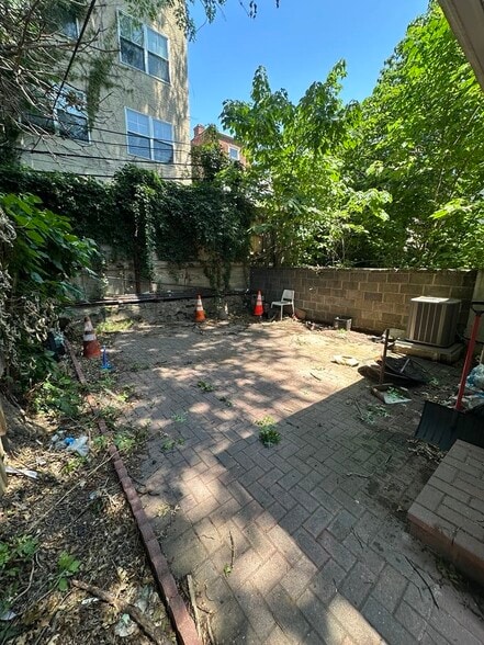 Building Photo - 3809 Baring St