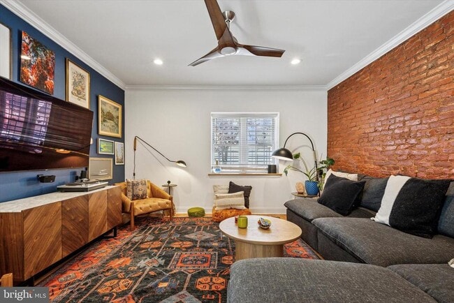 Building Photo - 921 N 28th St