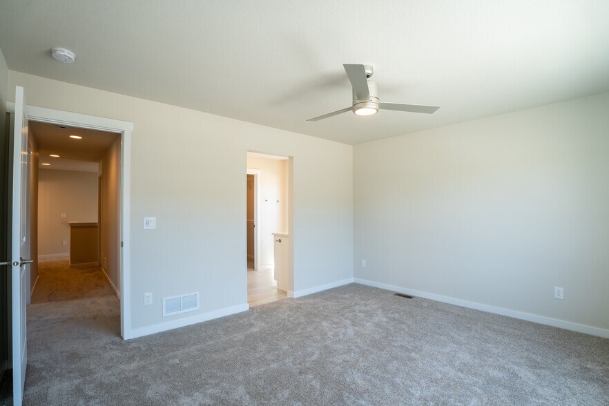 Building Photo - 6177 Lantana Light Vw