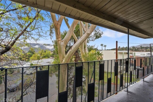 Building Photo - 2159 La Canada Crest Dr