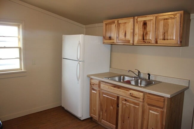 Building Photo - 110 1/2 S F, Livingston MT