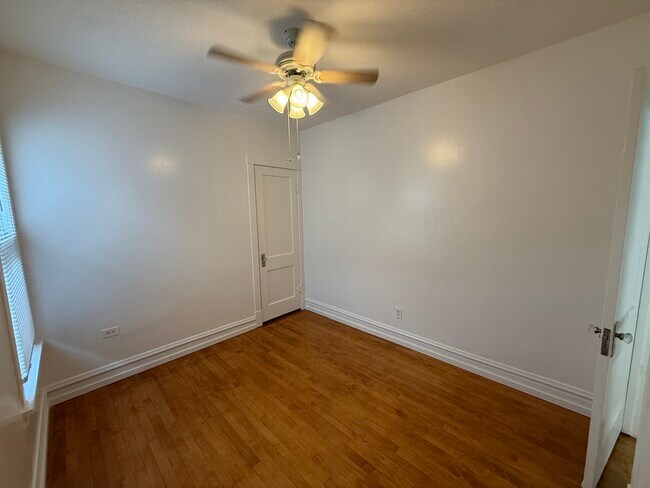 Building Photo - 4129 W School St