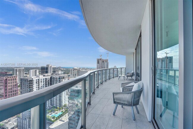 Building Photo - 100 E Las Olas Blvd