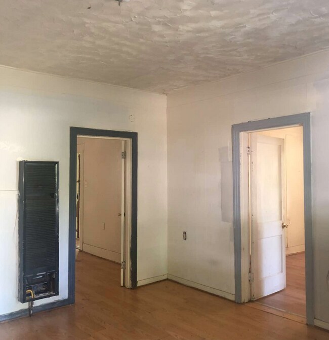 Building Photo - 4147 St Vincent Ave