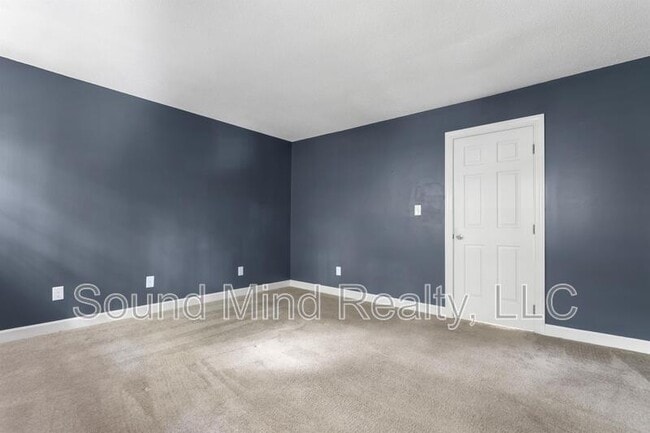 Building Photo - 112 Lomond Ln