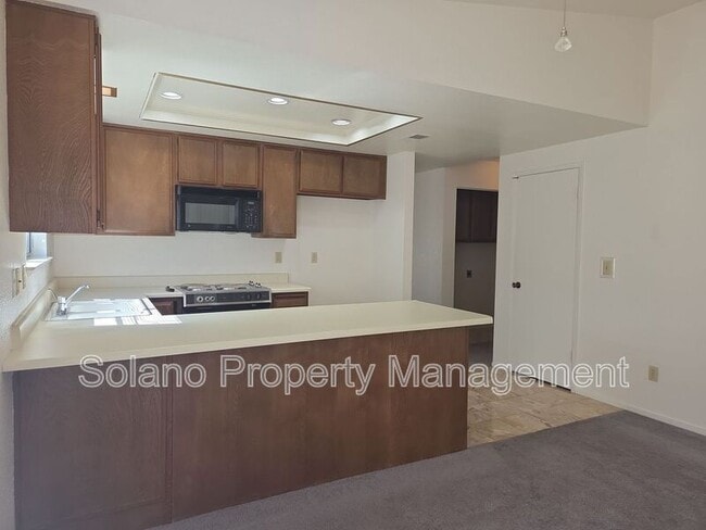 Building Photo - 203 Catalpa Ln