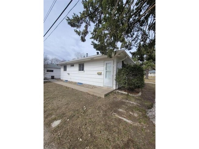 Building Photo - 706 Robinwood Ln