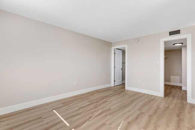 Building Photo - ** COUNTRY CLUB MANOR ** 2 BED / 2 BATH - CONDO - 55+ COMMUNITY - REMODELED - ANNUAL RENTAL