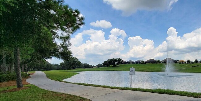Building Photo - 482 W Fenway Dr