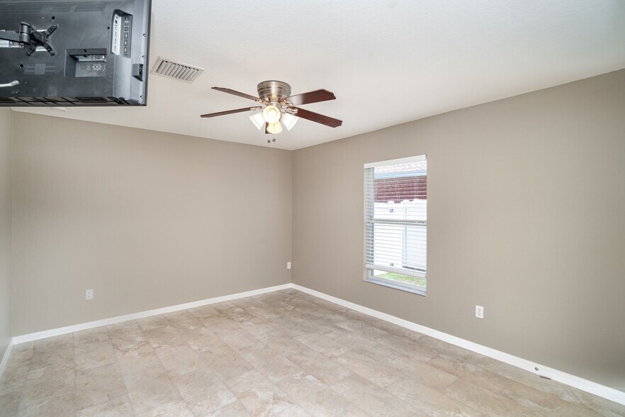Building Photo - 10833 Standing Stone Dr