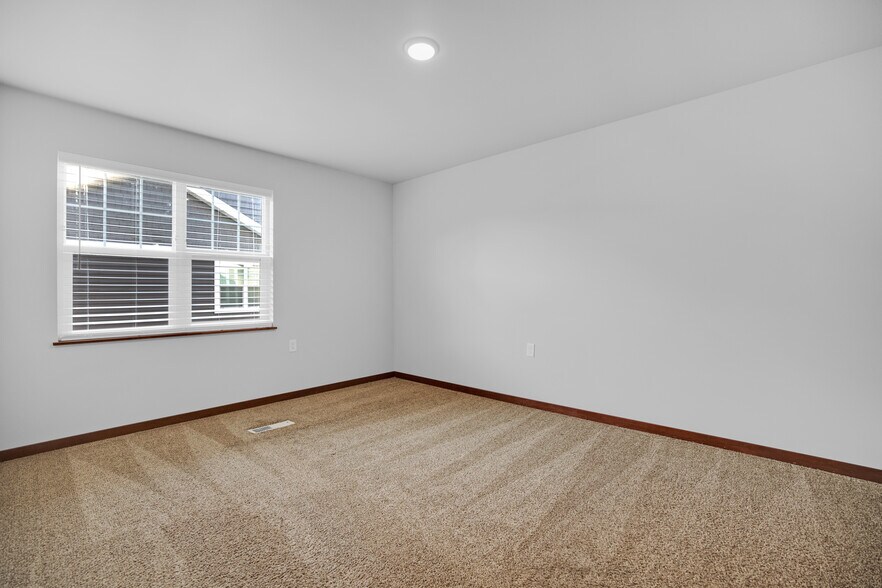 Master Bedroom - 6410 Driscoll Dr