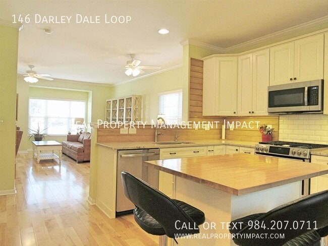 Building Photo - 146 Darley Dale Loop