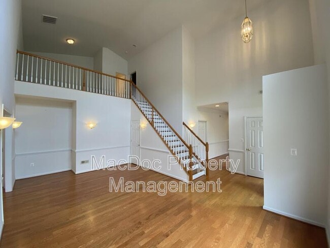 Building Photo - 1012 Maureen Dr