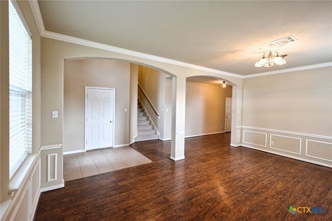 Building Photo - 2065 Dove Crossing Dr