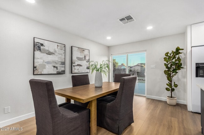 Building Photo - 6413 E Holly St