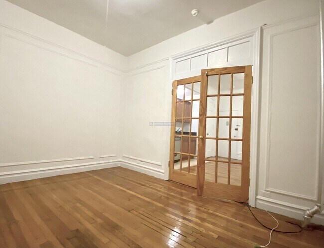 Building Photo - 45 Tiemann Pl