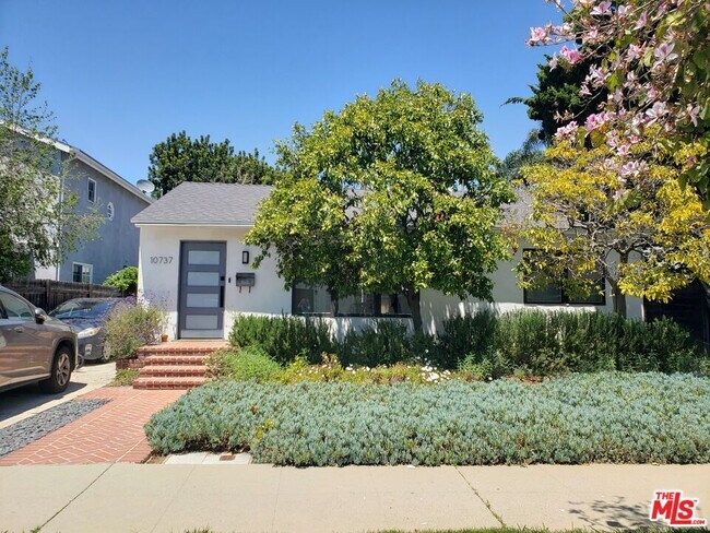 Building Photo - 10737 Richland Ave