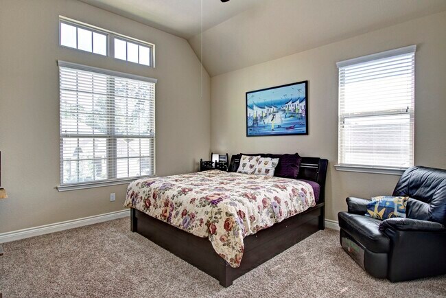 Building Photo - 135 Deerfield Meadow Dr