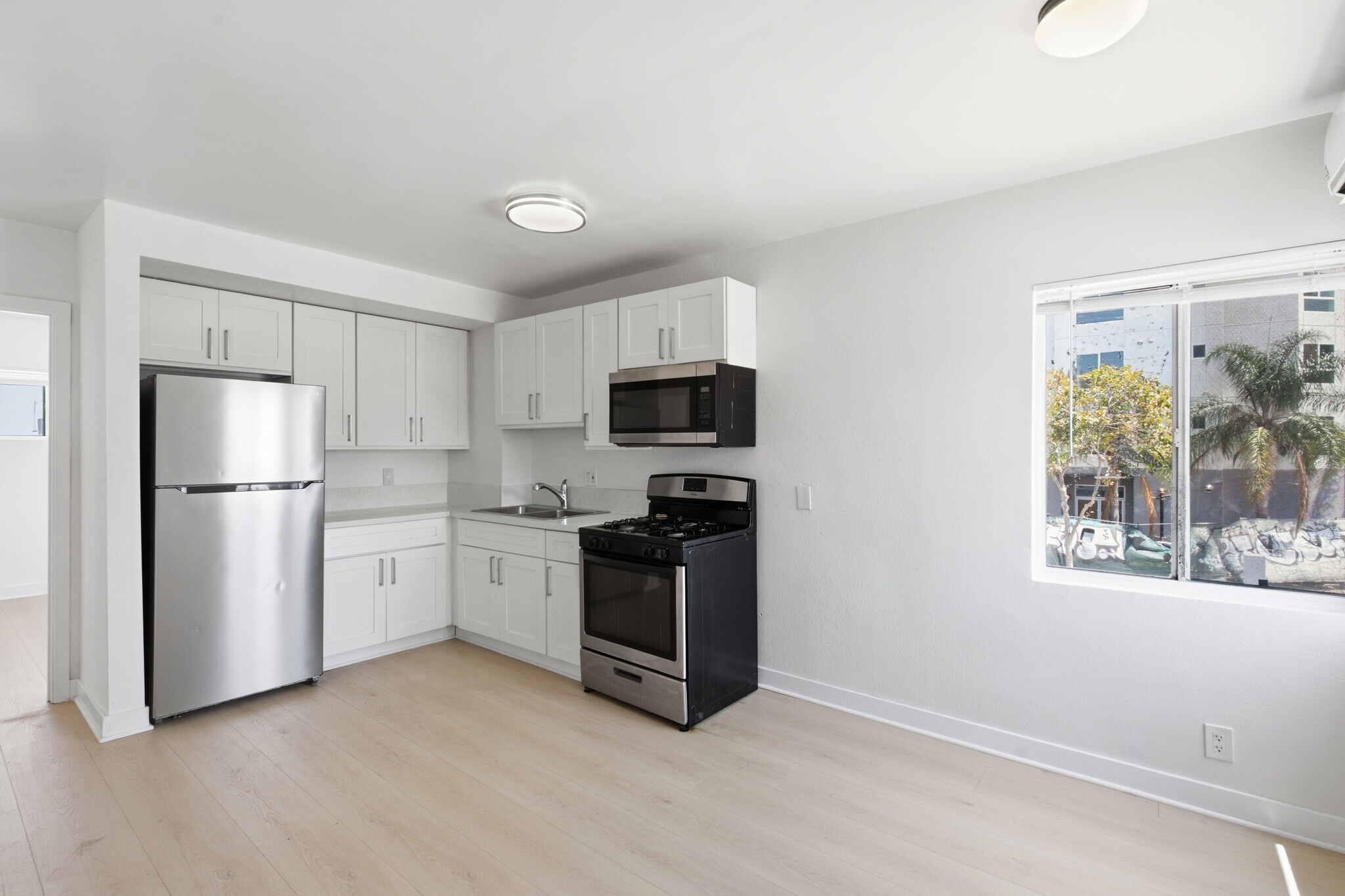 Building Photo - 1805 W 80th St