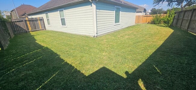 Building Photo - 14747 Briceland Springs Dr