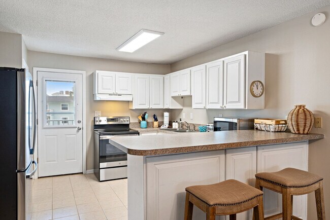 Building Photo - 215 Venus Ct