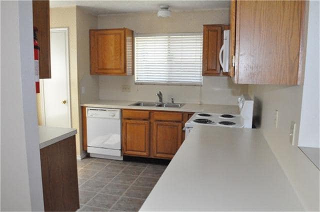 Building Photo - 2119 Fountain Dr
