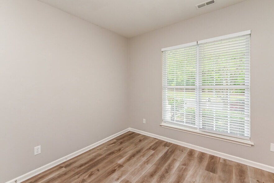 Building Photo - 13646 Carleen Way Dr