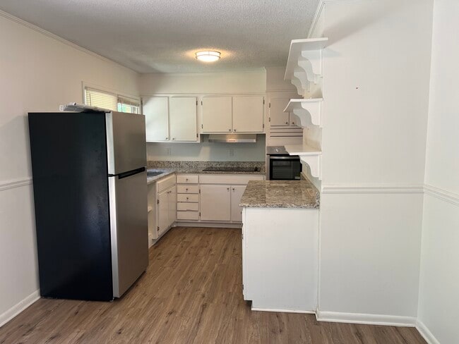 Building Photo - KRP-10th