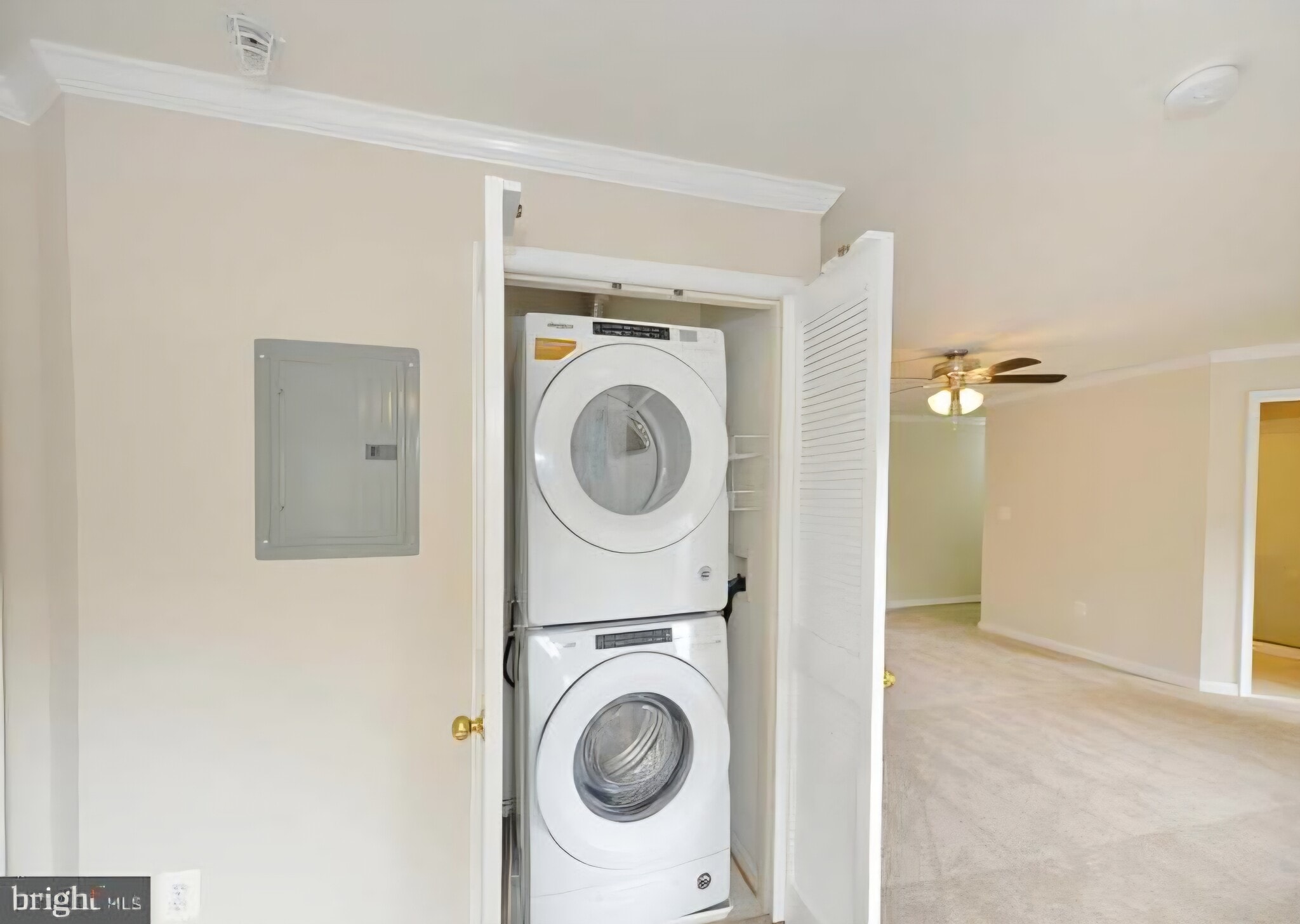 Building Photo - 511 Constellation Sq SE