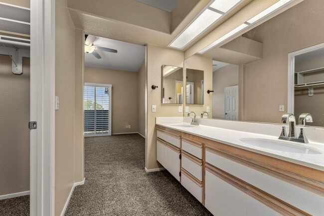 Building Photo - 1010 S Farralon Ln