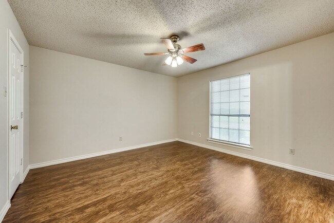 Primary Photo - **COMING SOON** BEAUTIFUL CORNER LOT! Love...