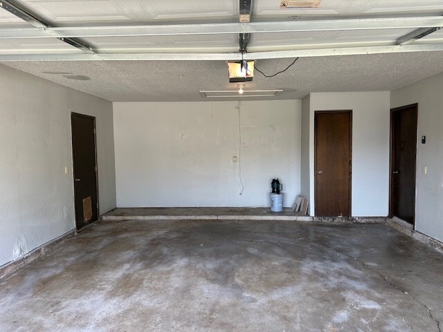 Building Photo - 6816 Bear Canyon Dr