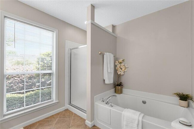 Building Photo - 590 Barsham Way