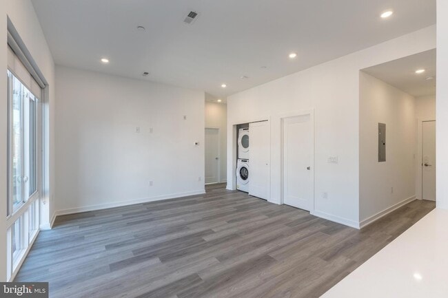 Building Photo - 710 N 16th St