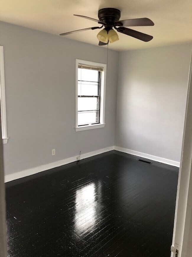 Building Photo - 324 Woodward Rd